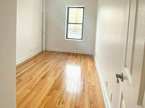 3rd image of 672 St Nicholas Ave APT 7