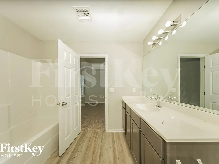 1885 Bradford Pl — Photo 12