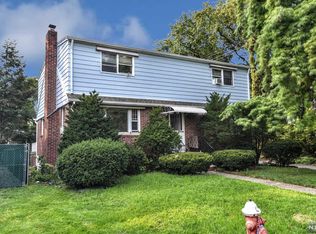 29 Ward St, Rochelle Park, NJ 07662