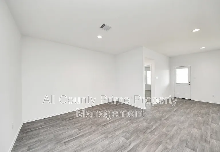 2007 Woodlark Way — Photo 14
