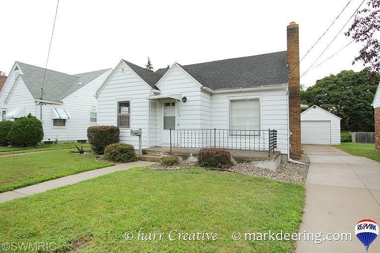 1st image of 914 Garfield Ave NW
