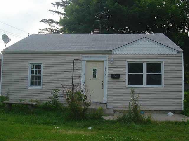1st image of 2215 S Villa Ave