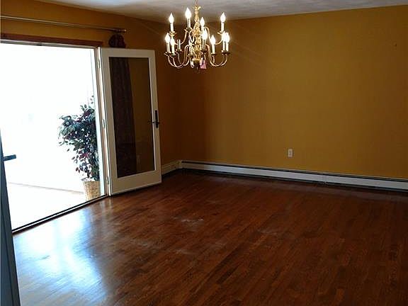 4th image of 47 Rollingwood Dr