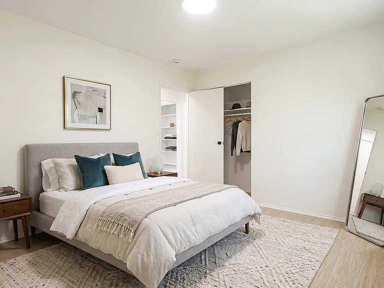 16805 Fairfax Ave — Photo 2