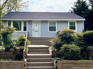 9701 Montauk Ave, Bethesda, MD 20817