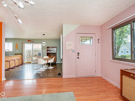 5th image of 828 Cottage Ave