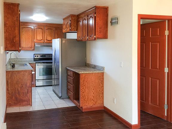 4th image of 1219 W Washington Ave