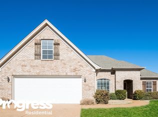 2712 Cherry Tree Dr, Southaven, MS 38672