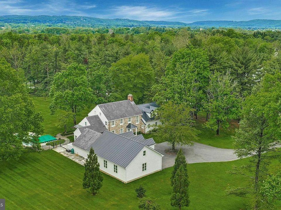 1st image of 1803 Apple Tree Ln E