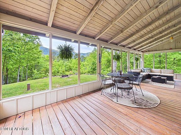 45th image of 1457 Smithfield Rd
