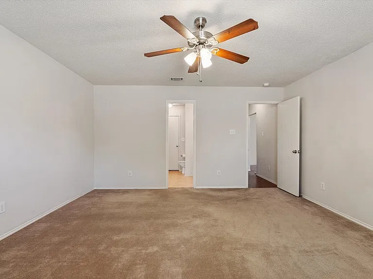 9812 George Washington Dr — Photo 15