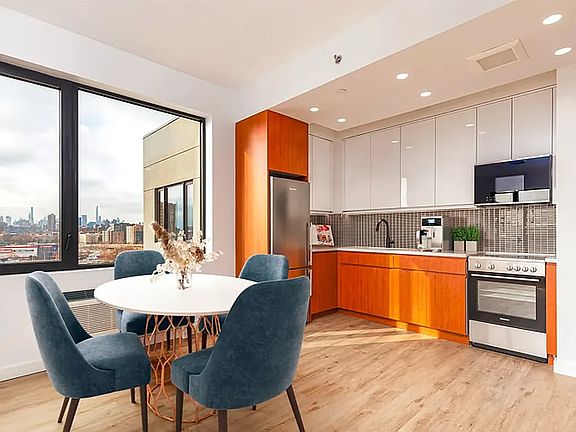 3rd image of 276 Grand Concourse #780