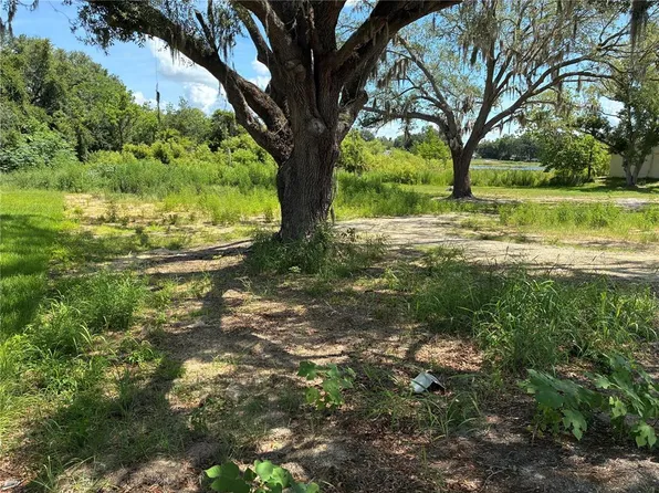 2106 S SOUTH STREET, LEESBURG, FL 34748