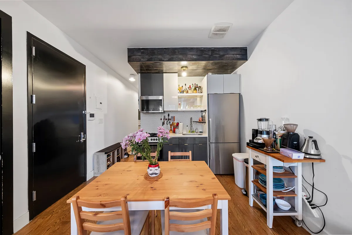 Building Photo - 1054 Park Pl #2D