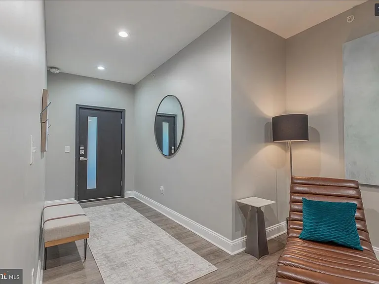 3221 Noble St #3 — Photo 14