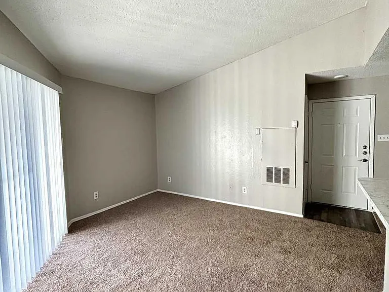 Oak Meadow Apartments — Photo 62