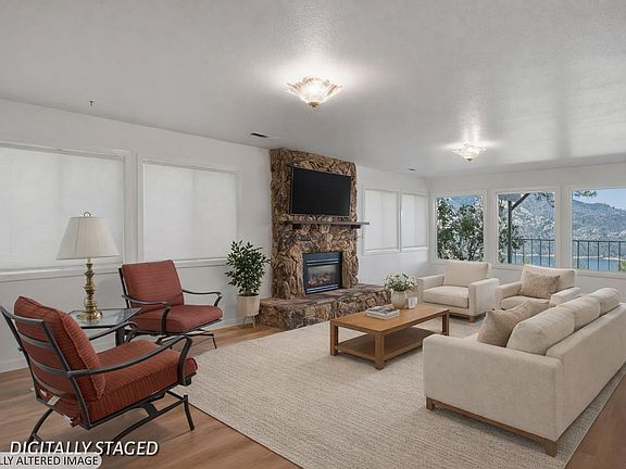 3rd image of 19985 Northwoods Drive