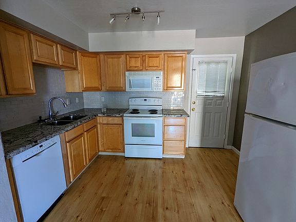 4th image of 1043 E Butler Dr APT A