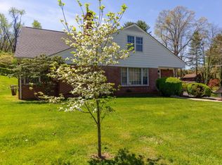 32 Cherry Ln, Bristol, VA