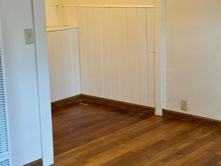 2535 N Maroa Ave — Photo 3