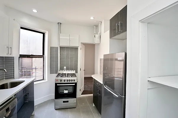 Rented by BRICK & GALO REALTY CORP | media 31