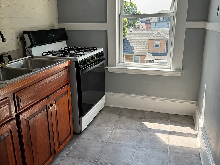 68 Humphrey St #3 — Photo 8