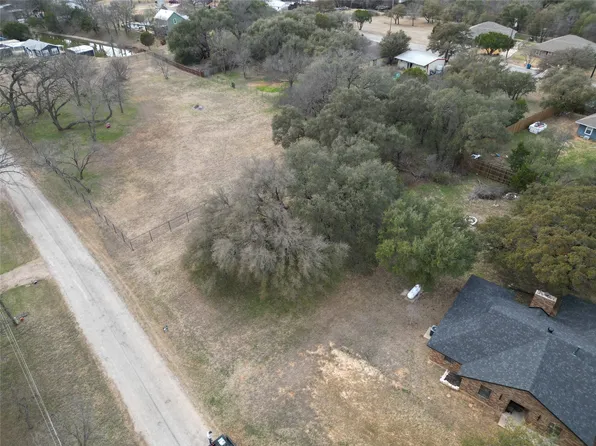 616 W Aquarius Ct, Granbury, TX 76049