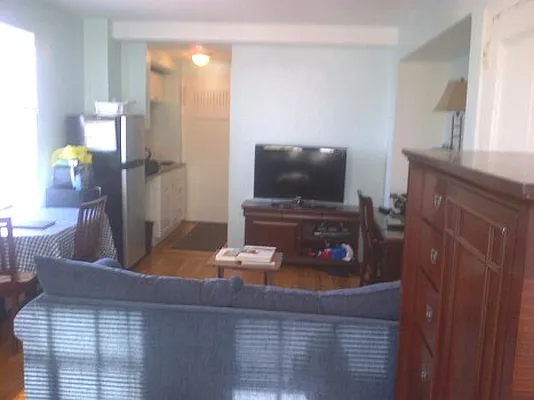 Rented by City Connections Realty | media 8