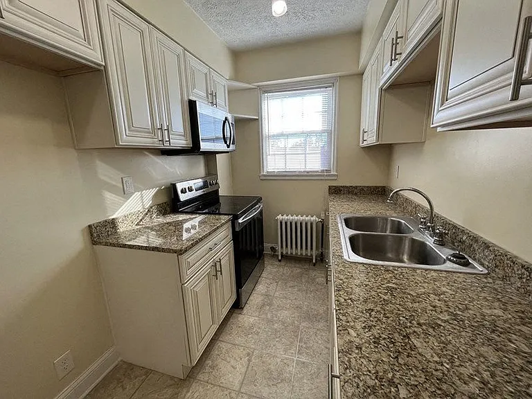 12929 Shaker Blvd — Photo 16