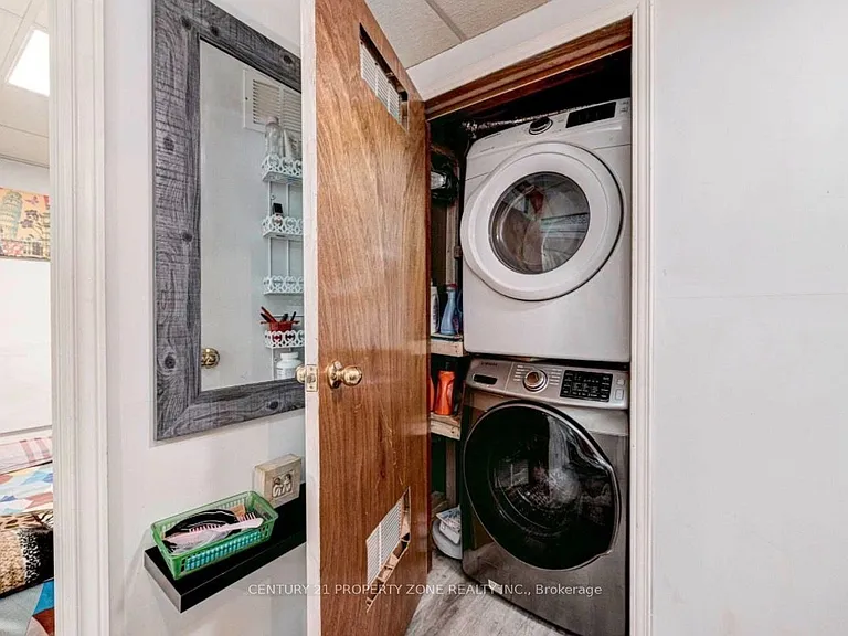 6 Roehampton Cres W #BASEMENT — Photo 8