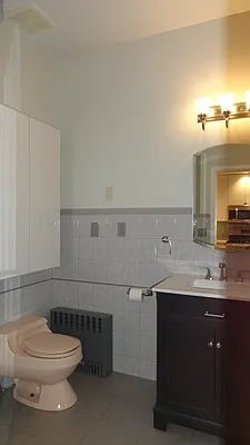 Rented by Halvatzis Realty | media 14