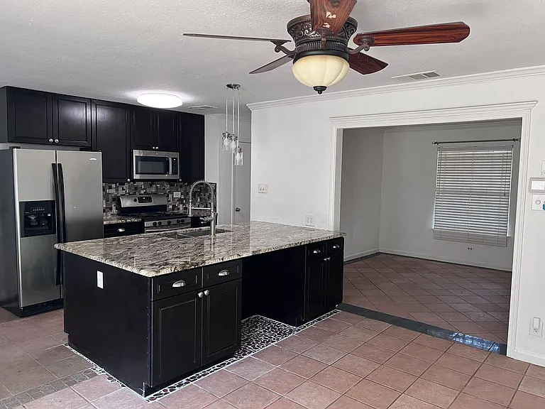 6234 Pancho Villa Dr — Photo 10