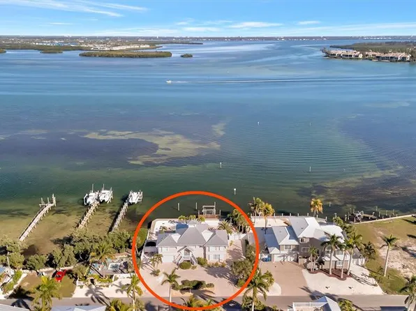 2215 Avenue A, Bradenton Beach, FL 34217