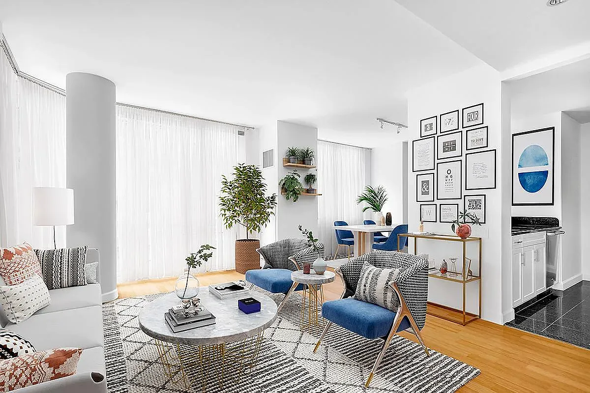 320 West 38th Street — Photo 2