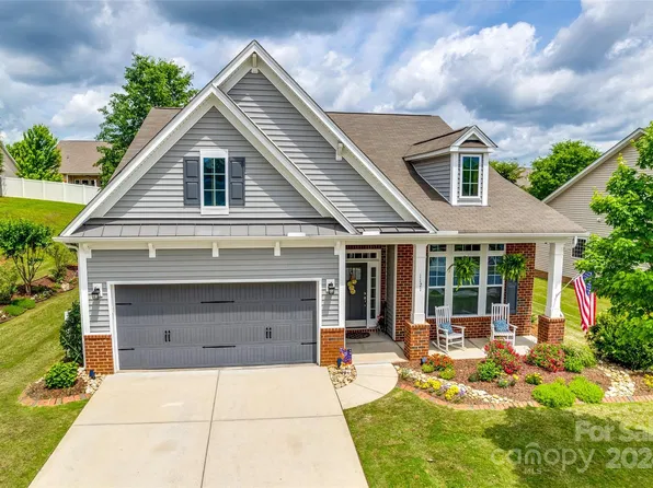 1121 Black Walnut Rd, Clover, SC 29710