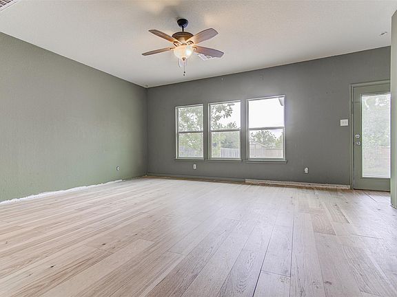 5th image of 4525 Dennis Ln