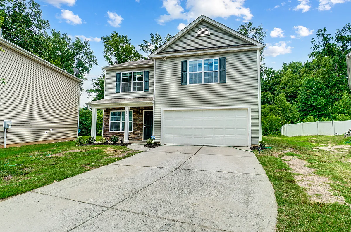 Building Photo - 5422 Park Brook Dr