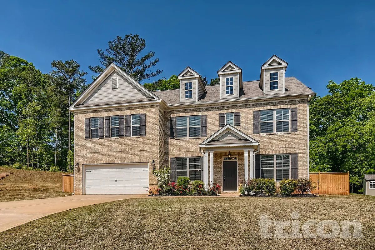 Building Photo - 136 Charolais Dr