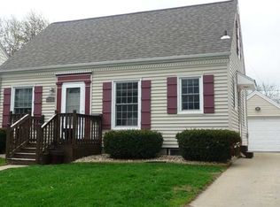 2925 Meadowbrook Dr SE, Cedar Rapids, IA 52403