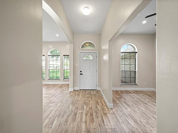 5th image of 3831 Edgewood Hill Ct