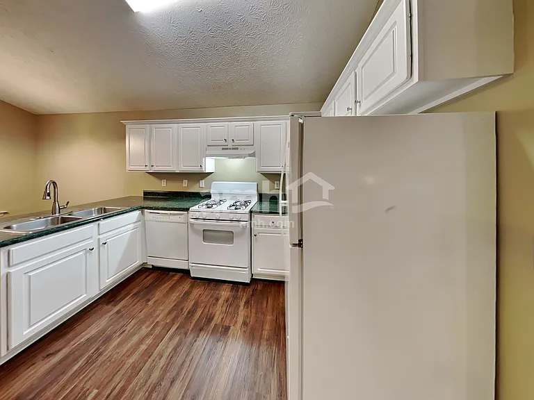 3626 Clubside Walk NW — Photo 4