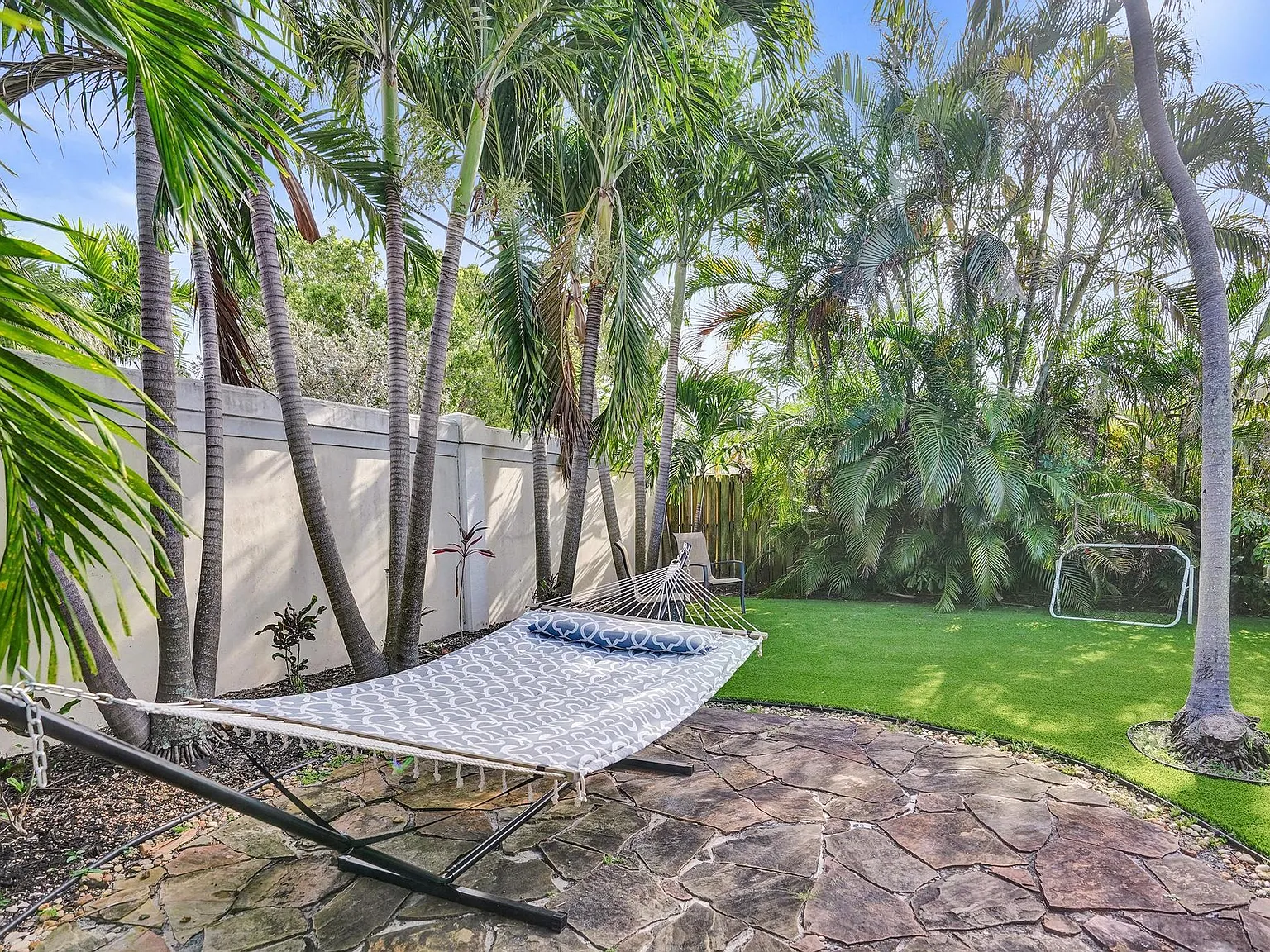 4 bed, 3.0 bath, 2499 sqft, $10,000 — Photo 3