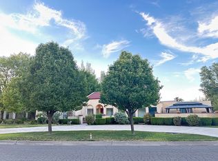 1207 Avenida Del Sumbre, Roswell, NM 88203