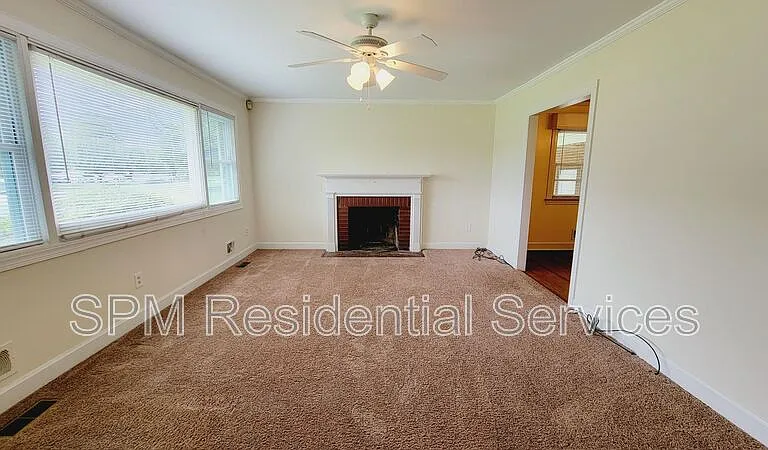 2512 Castle Hayne Rd — Photo 3