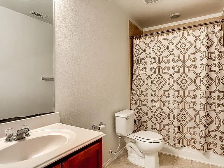 2205 Sims Dr — Photo 9
