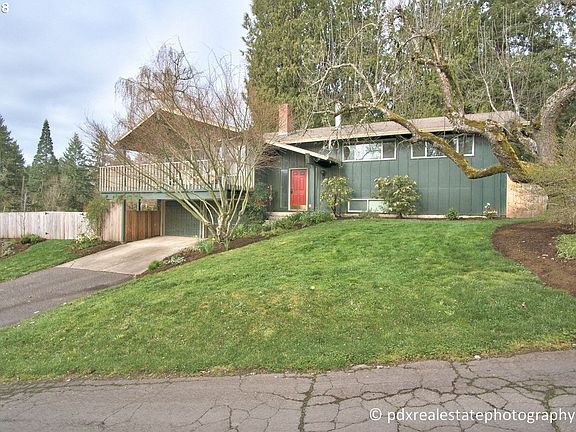 2nd image of 1422 SE Brookwood Ave