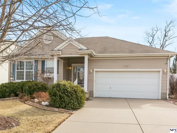 1315 N 208th St, Elkhorn, NE 68022