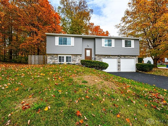 3rd image of 4201 Linchmere Dr