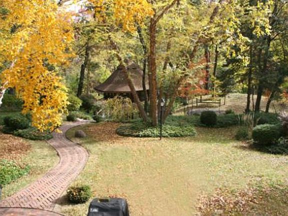 2nd image of 2319 Alta Vista Dr
