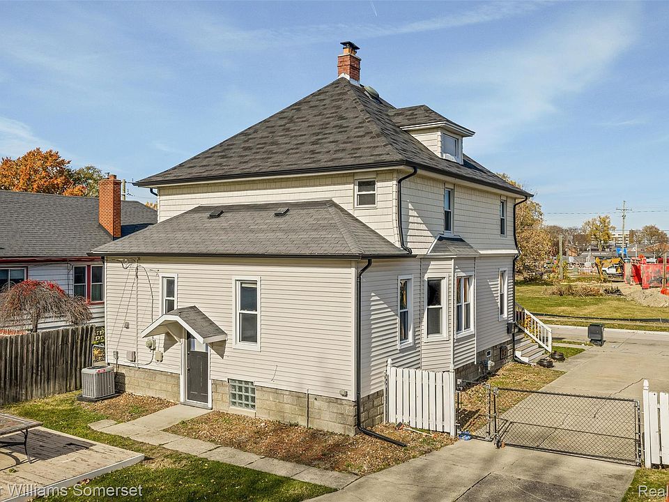 22816 Ridgeway St, photo 29